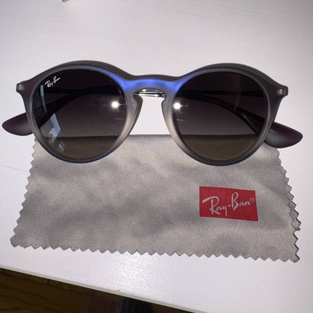Ray-Ban Purple Print Sunglasses RB4243 6223/11 49-20 145 3N - Picture 2 of 6